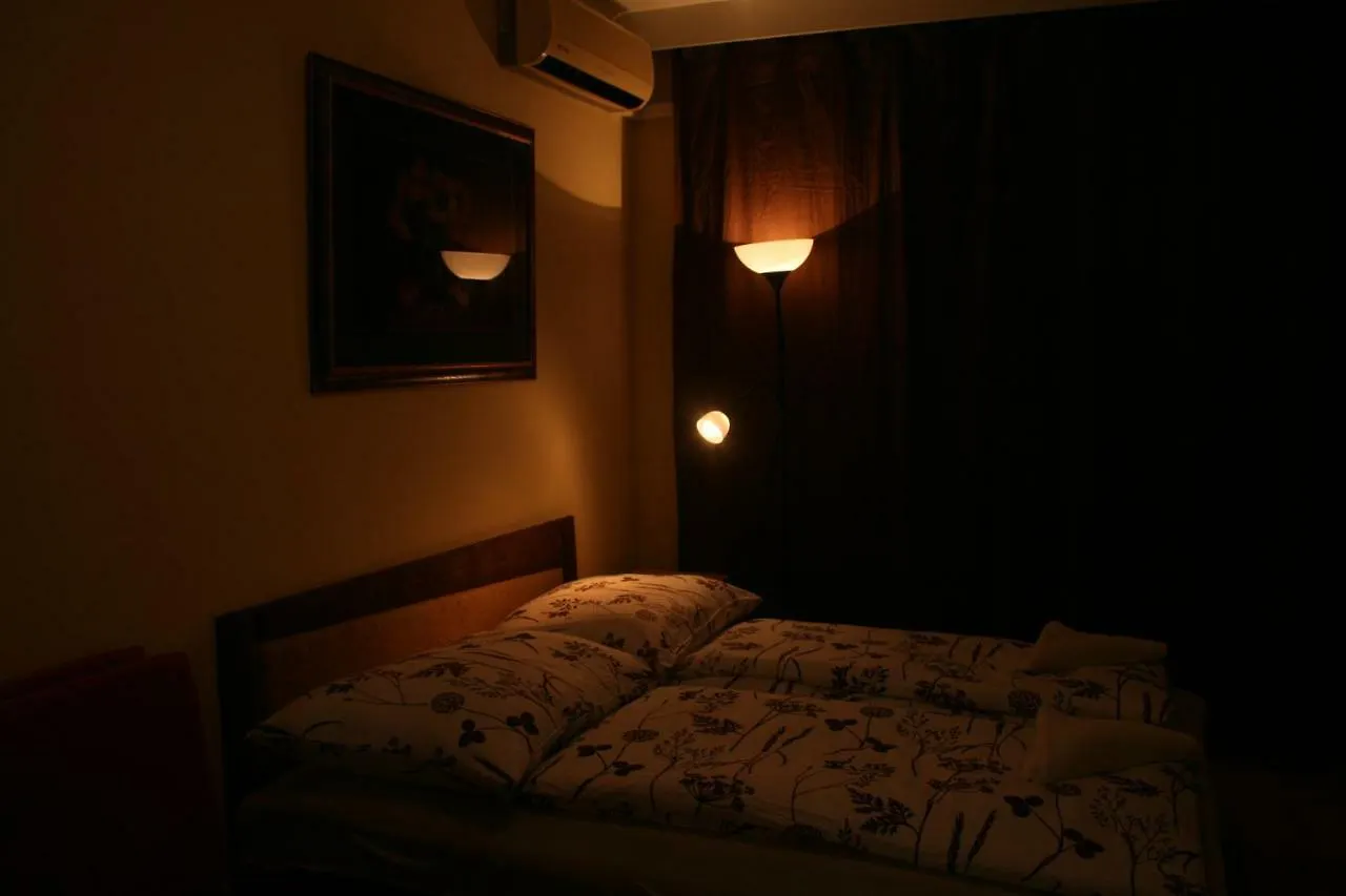 Margaret Bridge Studio Apartment Budapest Ungarn
