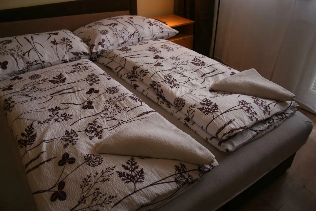 Margaret Bridge Studio Apartment Budapest